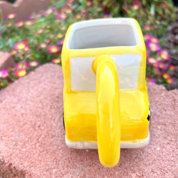 Taxi Cab Ceramic Mug - Picture 7 of 7